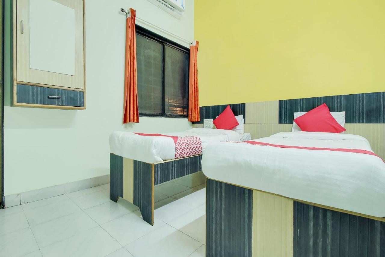 Oyo Flagship 48365 Hotel Shiva'S Castle Chalisgaon Oda fotoğraf
